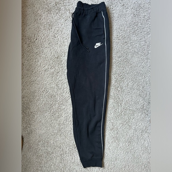 Nike Jogger Sweatpants - Picture 4 of 4